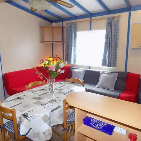 - Decouvrez Ce Mobil-home Sur Un Terrain Prive 别墅 *